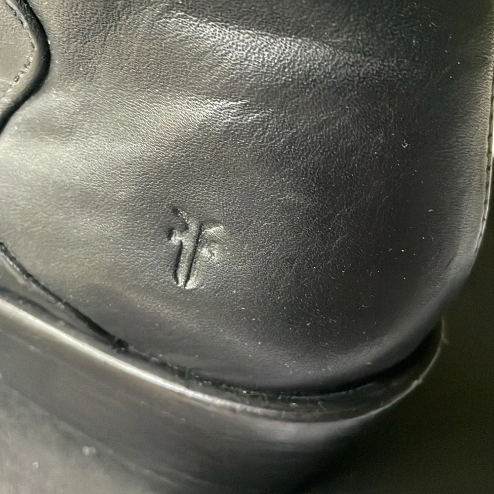 FRYE Carson Piping Bootie Like New!! Black Size 8 1/2
